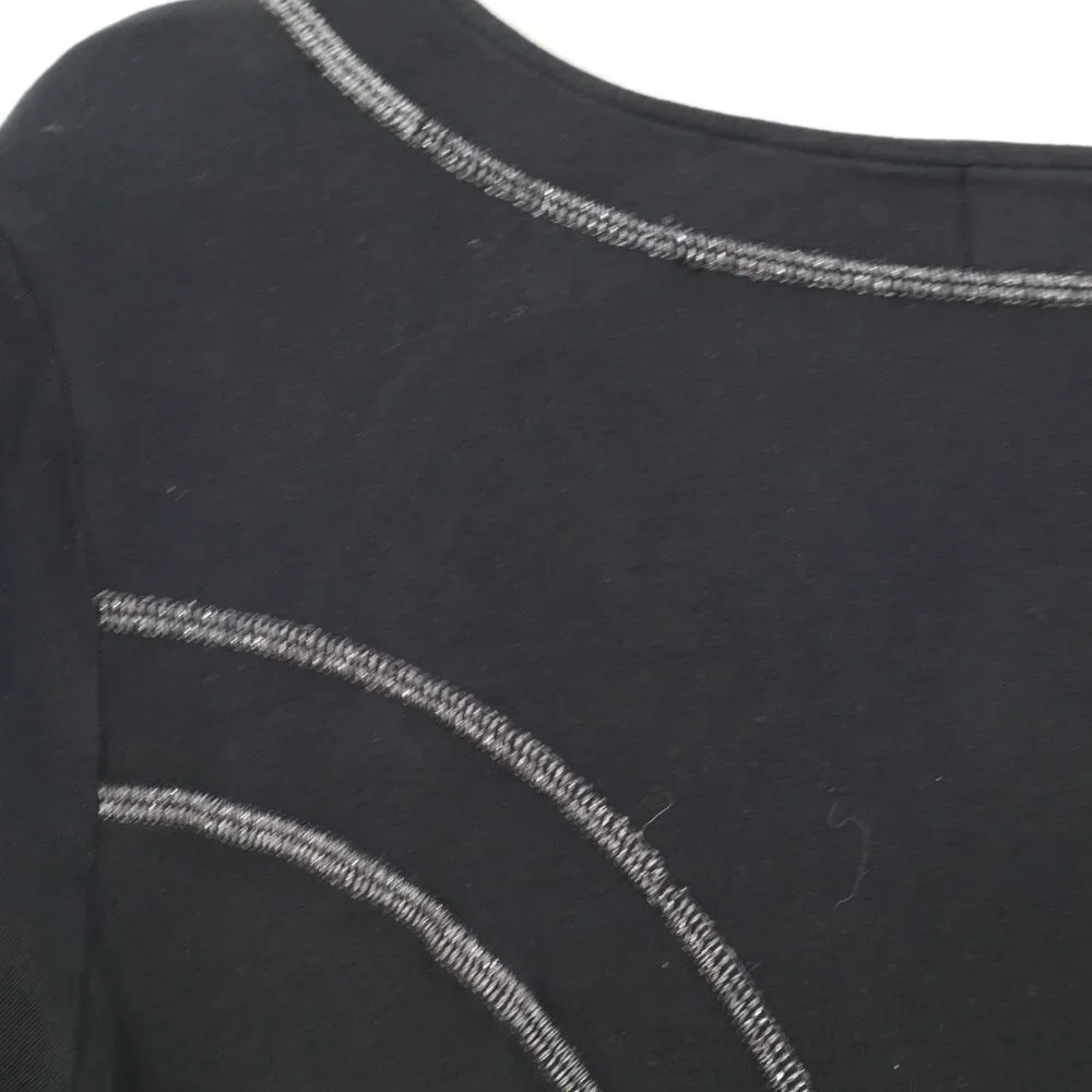 Gretty Zueger stylish black